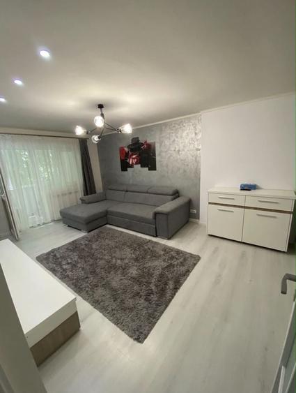 Apartament cu 3 camere decomandat în Traian