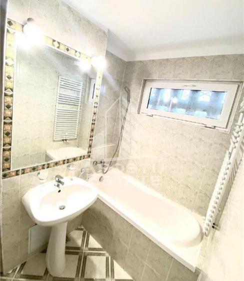 Apartament cu 4 camere decomandat, mobilat în Spitalul Județean