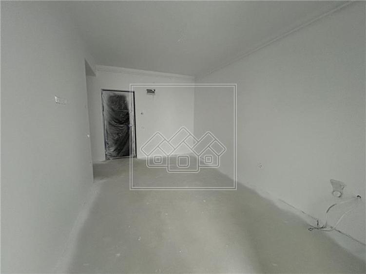 Apartament cu 2 camere decomandat în Țiglari