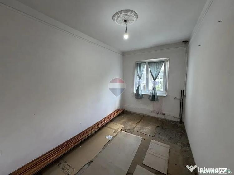 Apartament cu 3 camere decomandat în Sud