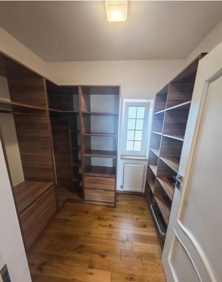 Casă individuală cu 6 camere cu Canalizare în Pipera
