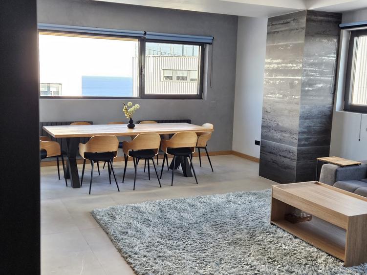 Apartament cu 4 camere decomandat, mobilat în Faleza Nord