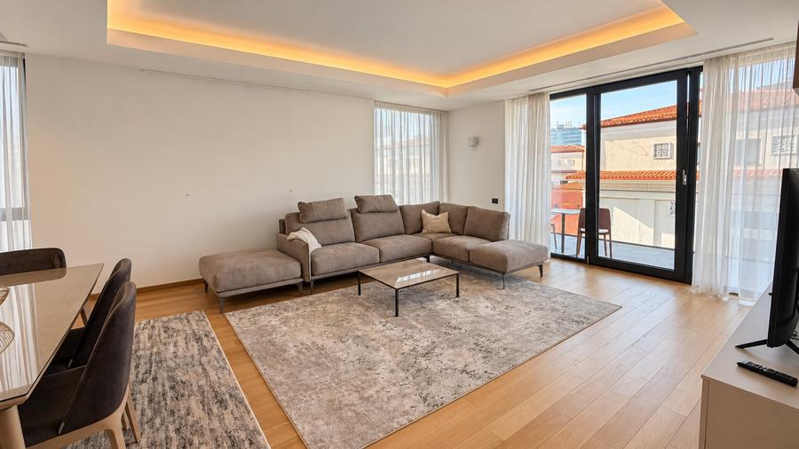 Apartament cu 4 camere, mobilat în Primăverii