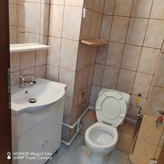 Apartament cu 3 camere decomandat în Palazu Mare
