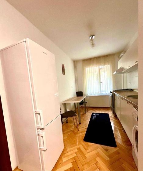 Apartament cu 2 camere decomandat în Rogerius