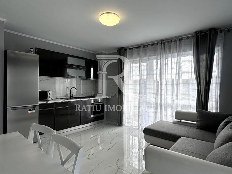Apartament cu 3 camere decomandat, mobilat în Nufărul