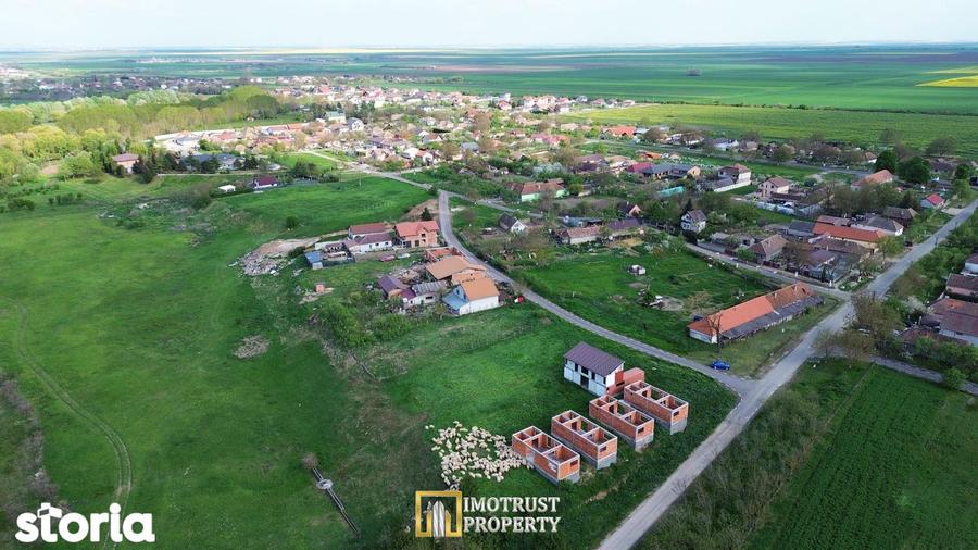 Casă cu 5 camere cu Teren 575 Mp în Grădiște