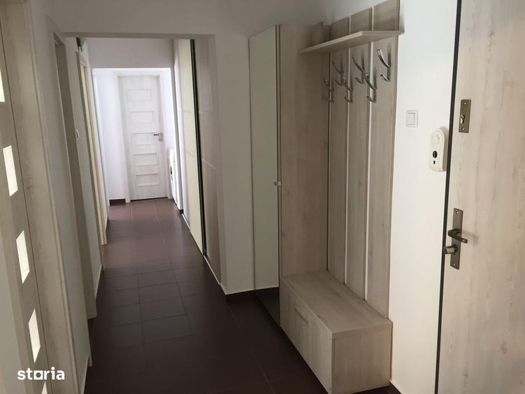 Apartament cu 3 camere decomandat în Răcădău