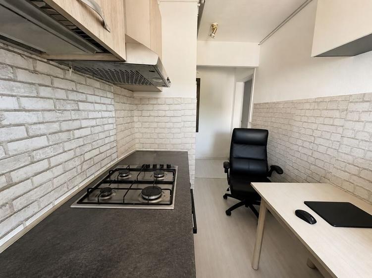 Apartament cu 3 camere decomandat în Griviței