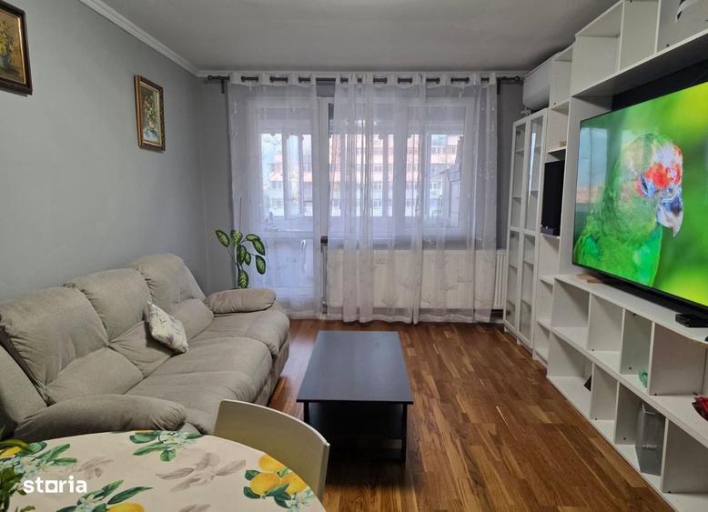 Apartament cu 3 camere decomandat în Pantelimon