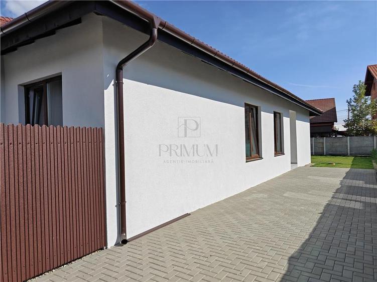 Duplex cu 4 camere cu Canalizare în Moșnița Nouă