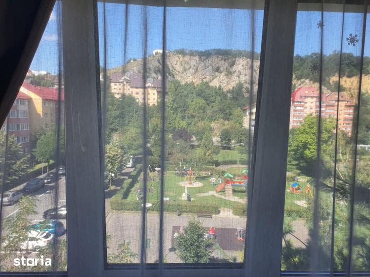Apartament cu 2 camere, mobilat în Valea Cetății