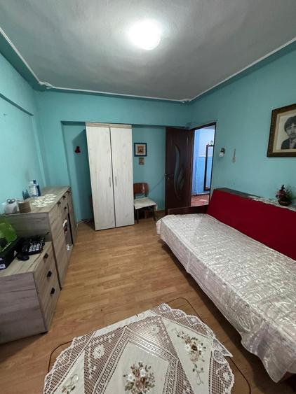 Apartament cu 3 camere decomandat în Dacia