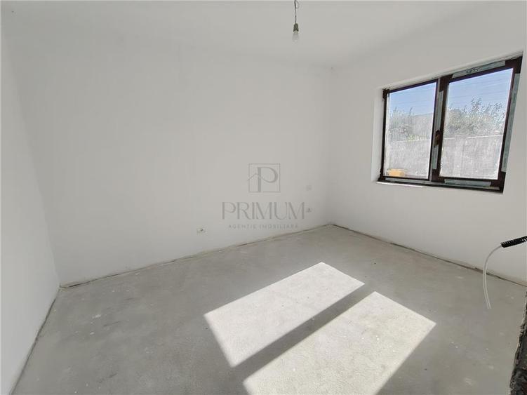 Duplex cu 4 camere cu Canalizare în Moșnița Nouă