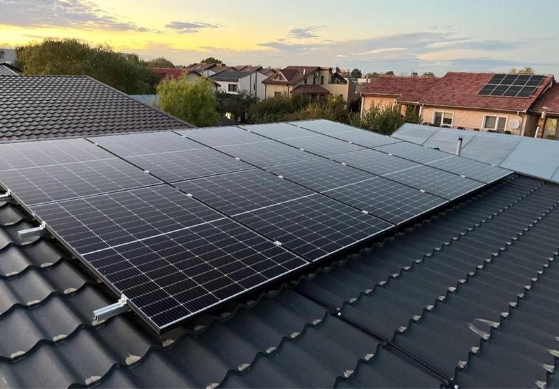 Casă cu 4 camere decomandat în Tunari