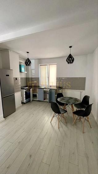 Apartament cu 2 camere nedecomandat în Aradului