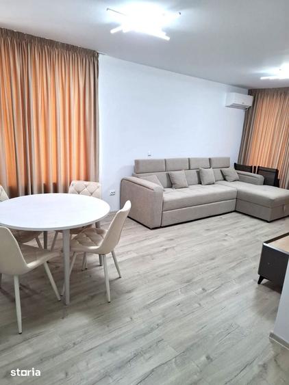 Apartament cu 6 camere decomandat în Central