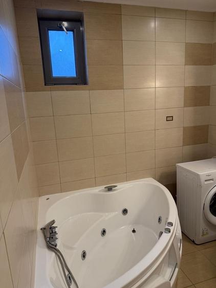 Apartament cu 3 camere decomandat în Mărgeanului