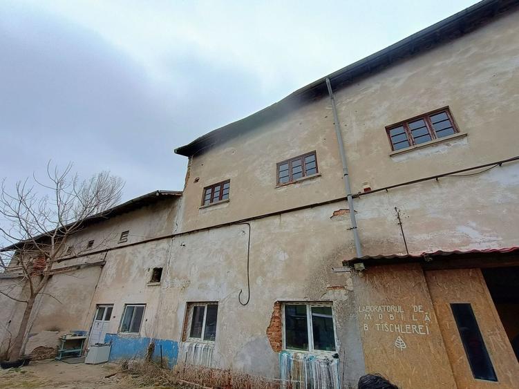 Spațiu industrial, de 500 mp, în Nord