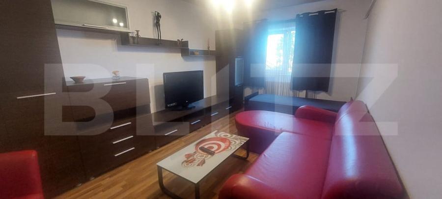 Apartament cu 3 camere decomandat în Nufărul