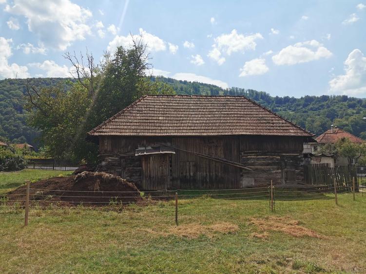Casă cu 2 camere în Negreni