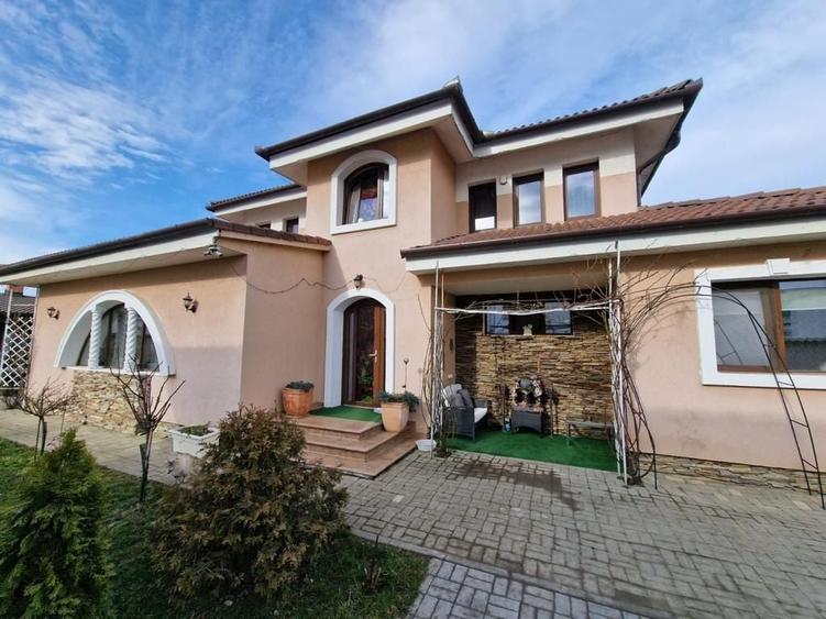 Casă individuală cu 4 camere cu Canalizare în Șelimbăr