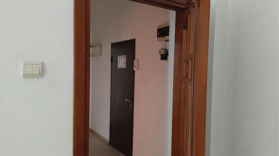 Apartament cu 2 camere decomandat în Victoriei