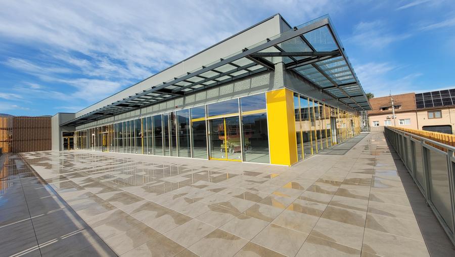 Spațiu comercial, de 1,200 mp, în Central