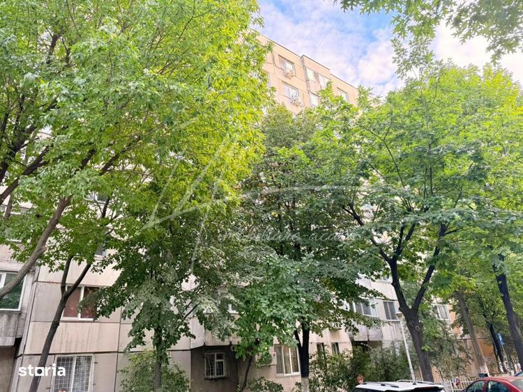 Apartament cu 3 camere, mobilat în Rahova