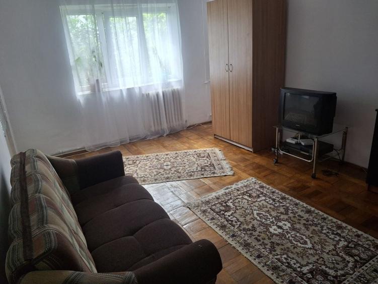 Apartament cu 2 camere decomandat în Nicolina