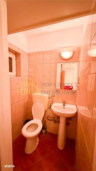 Apartament cu 3 camere decomandat, mobilat în Tei