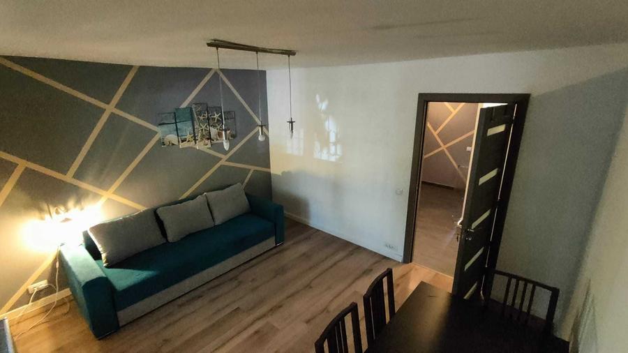 Apartament cu 3 camere decomandat, mobilat în Păcii
