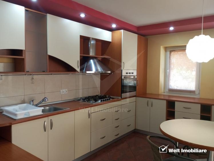 Apartament cu 3 camere decomandat în Plopilor