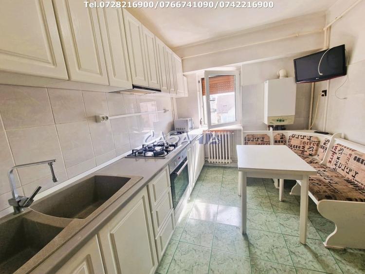 Apartament cu 3 camere decomandat în 9 Mai