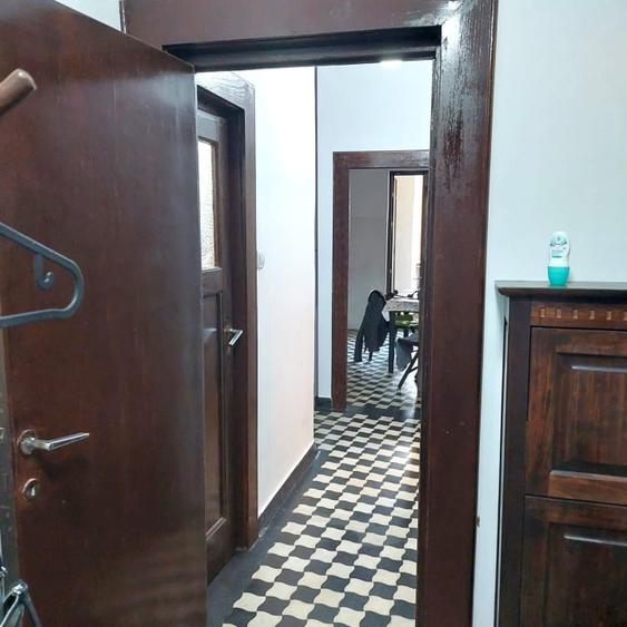 Apartament cu 4 camere circular, mobilat în P-ța Romană