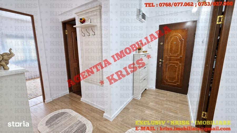 Apartament cu 3 camere decomandat în Popa Șapcă