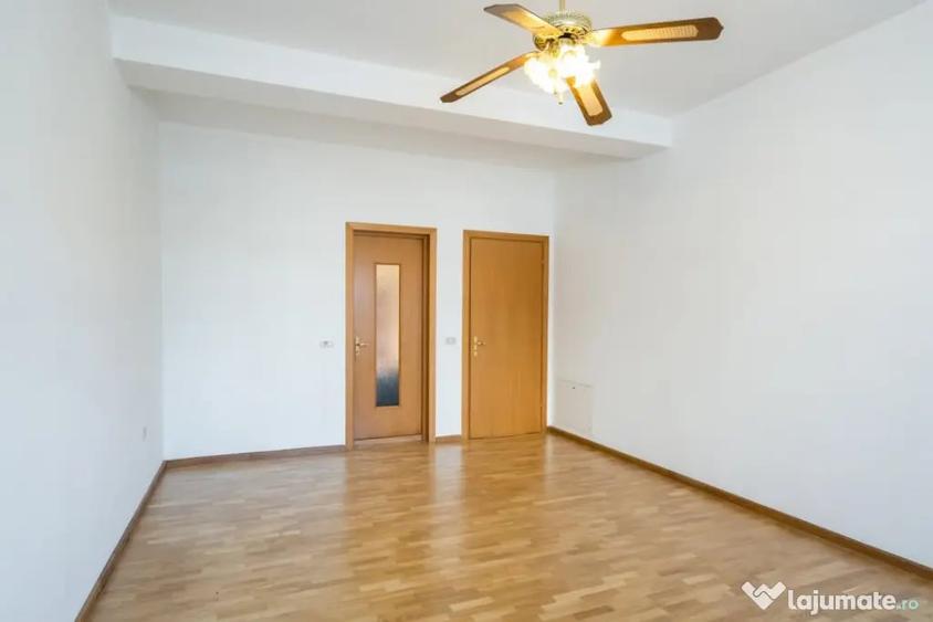 Casă cu 7 camere cu Teren 280 Mp în 1 Mai