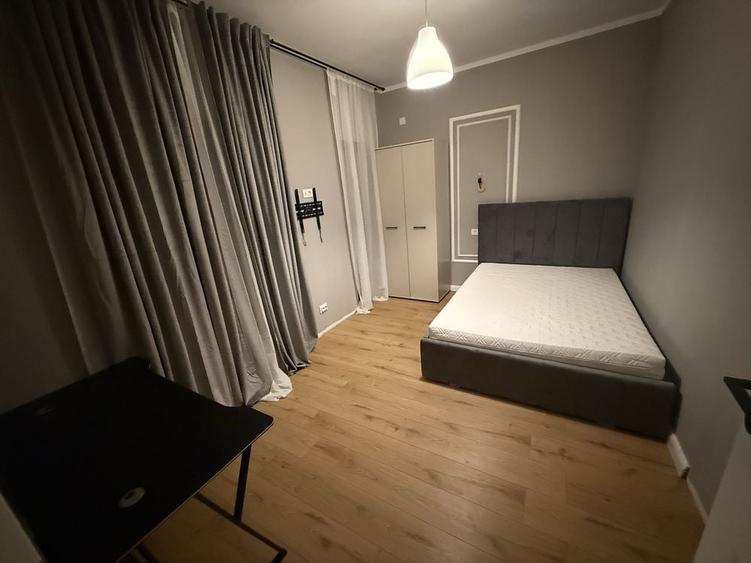 Casă cu 4 camere cu Teren 550 Mp în Central