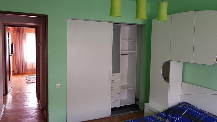Apartament cu 3 camere decomandat în Central