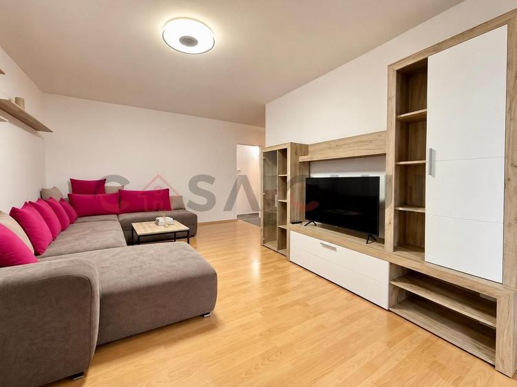 Apartament cu 4 camere semidecomandat, mobilat în Plopilor