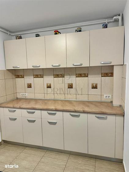 Apartament cu 3 camere decomandat în Lipovei