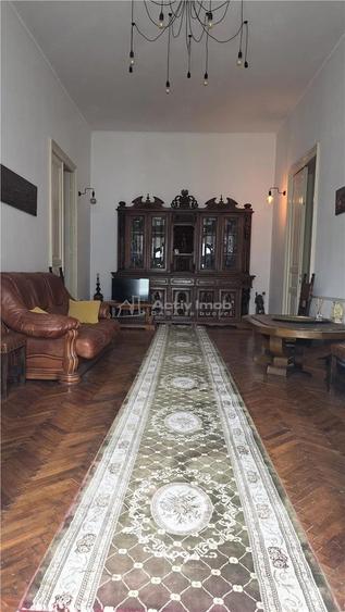 Casă cu 4 camere cu Teren 400 Mp în Ultracentral