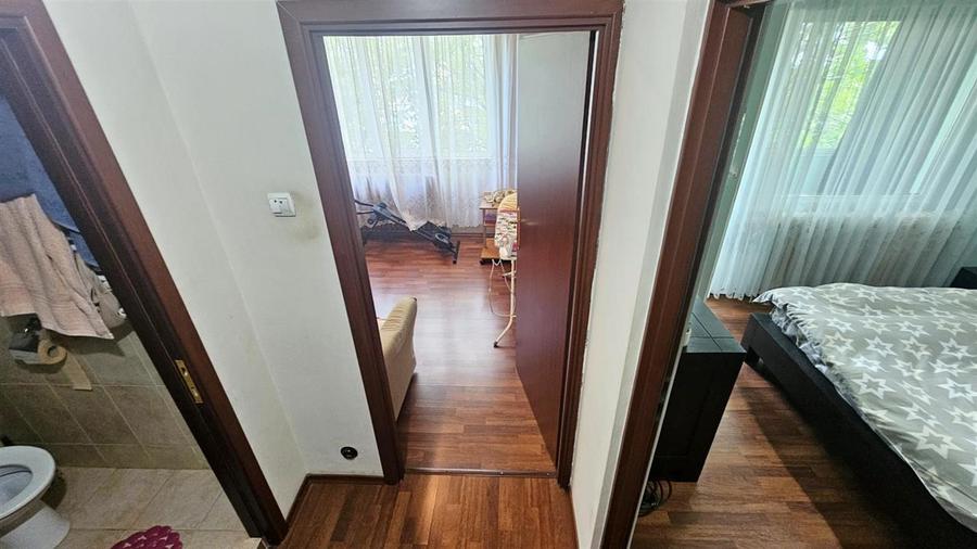 Apartament cu 3 camere decomandat, mobilat în Brâncoveanu