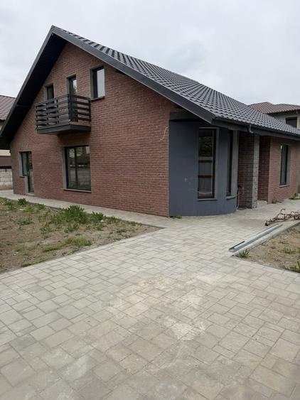 Casă cu 3 camere în Costi