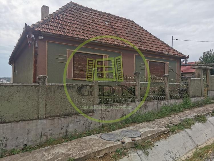 Casă individuală cu 4 camere cu Canalizare în Săldăbagiu de Munte