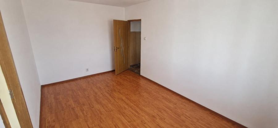 Apartament 2 camere, 42 mp, zona Bals - 2