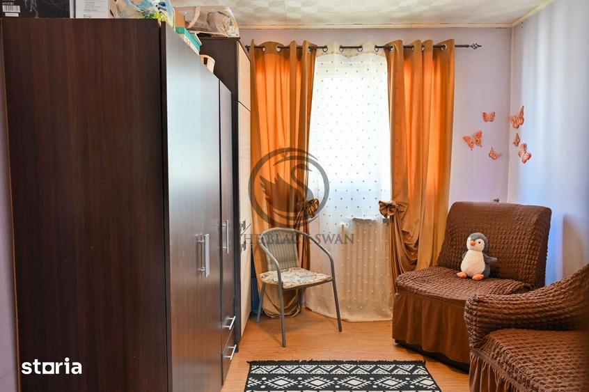 Apartament cu 3 camere semidecomandat, mobilat în Malu Roșu