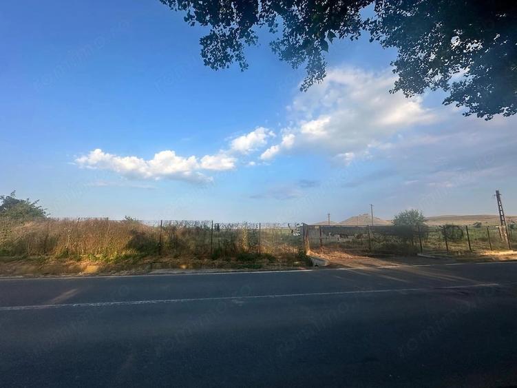 Teren de 2135 mp, în Enisala