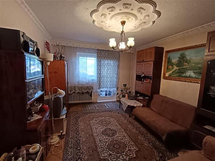 Apartament cu 2 camere decomandat, mobilat în Central