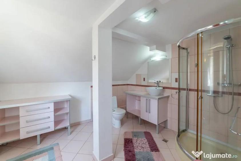 Casă cu 6 camere cu Teren 475 Mp în Găvana